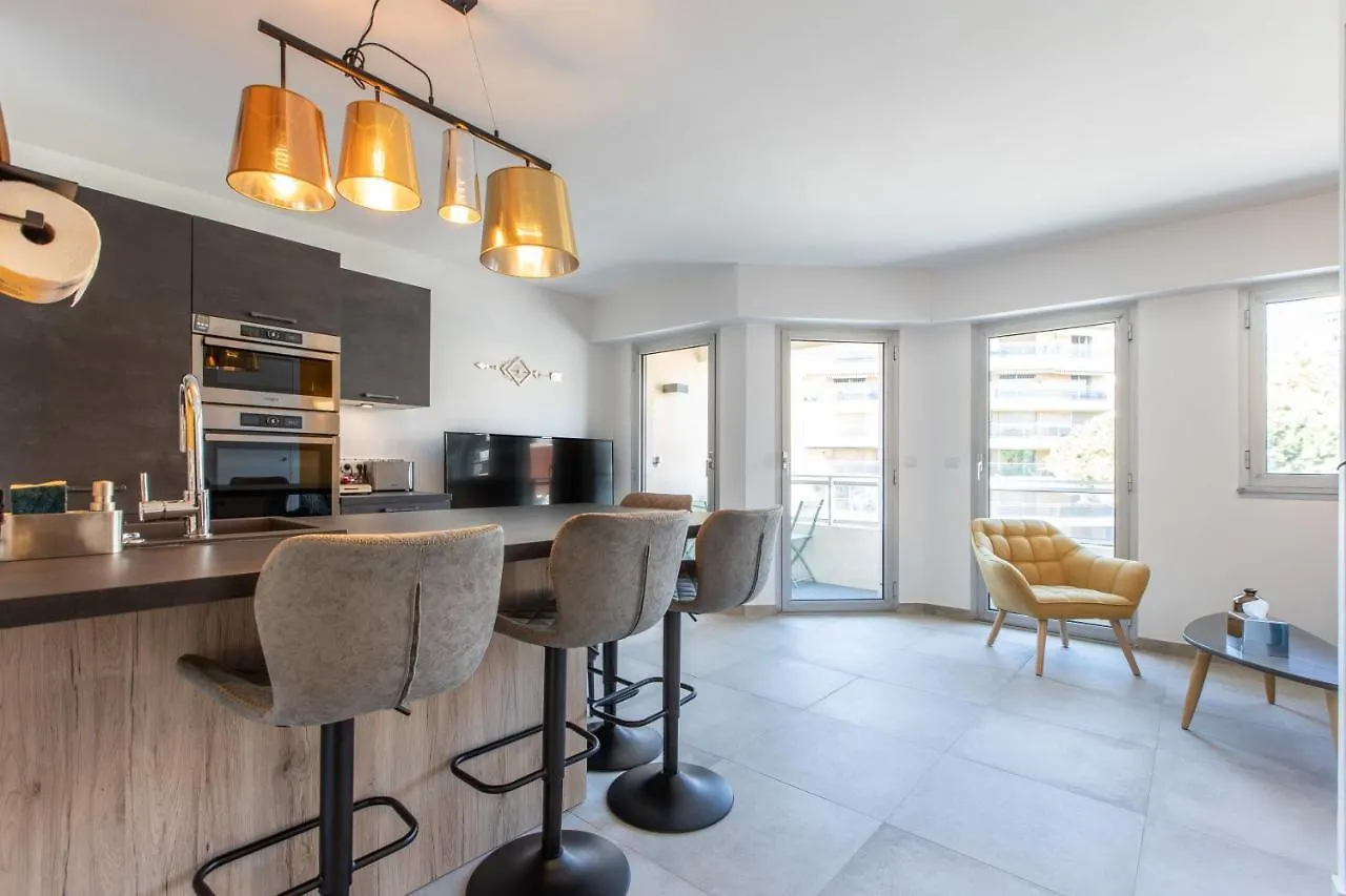 Lb Vacation Rentals I Cannes Center, Renovated Apartment With Balcony, Ideal For Holidays Or Congress! France